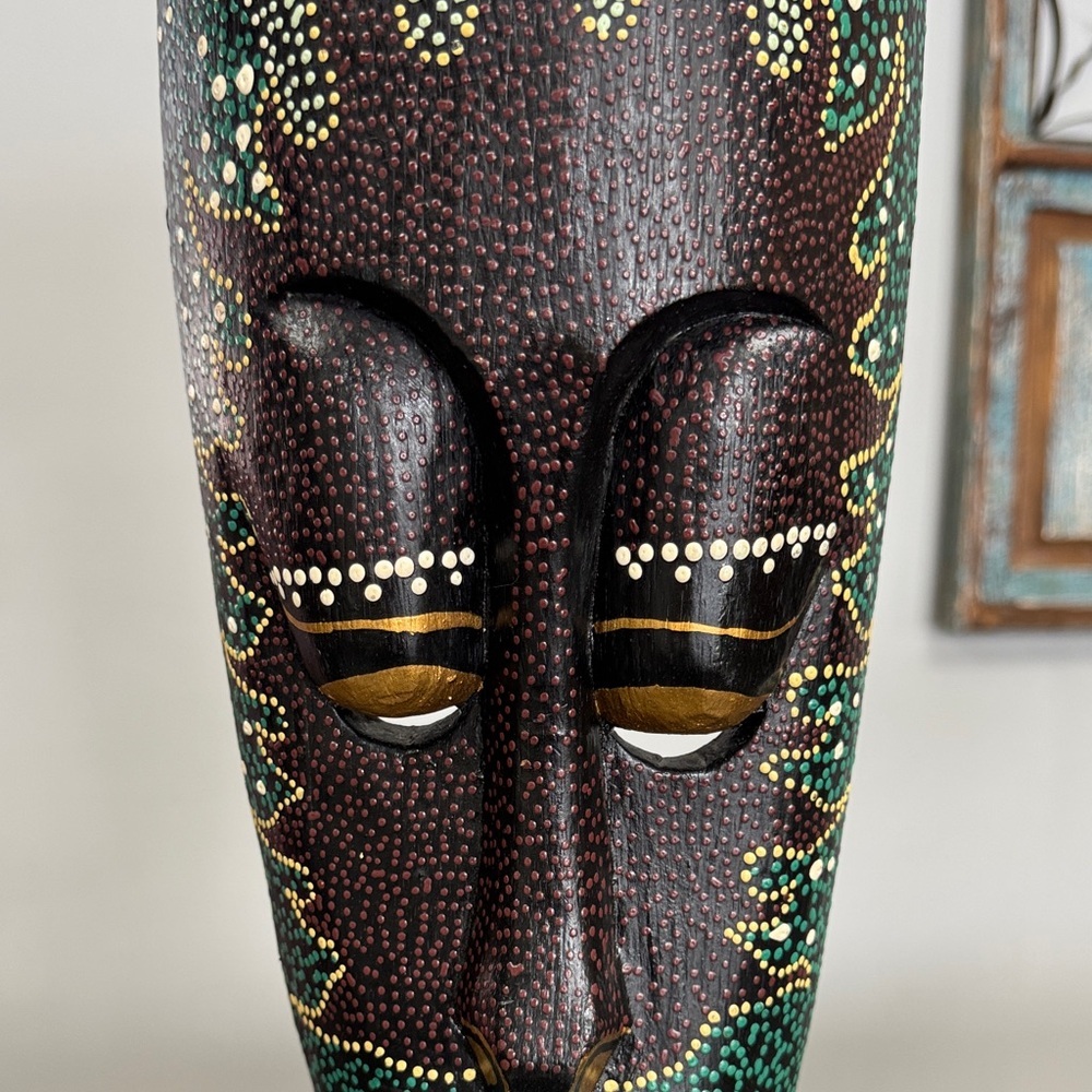 Hand Crafted Vibrant wooden carved Mask Sculpture - Black, Green, Orange - Picture 5 of 14
